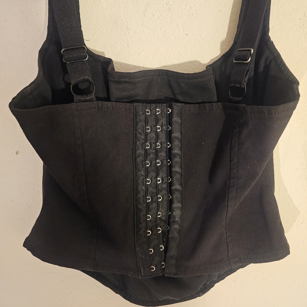 Garage Bustier - Picture 2 of 5